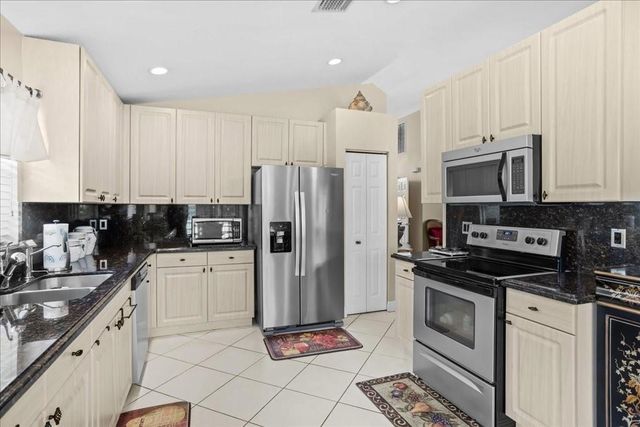 6358 Westchester Club Drive, Boynton Beach, FL 33437
