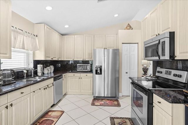 6358 Westchester Club Drive, Boynton Beach, FL 33437
