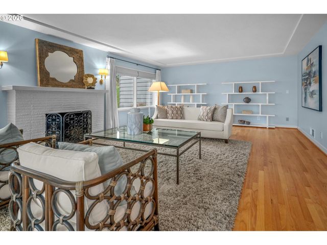 2878 Nw CUMBERLAND Rd, Portland, OR 97210