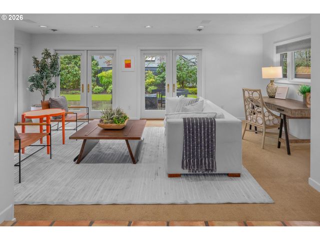 2878 Nw CUMBERLAND Rd, Portland, OR 97210