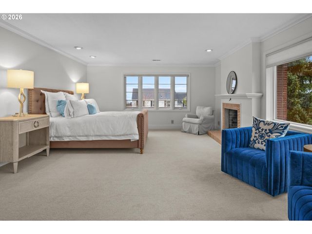 2878 Nw CUMBERLAND Rd, Portland, OR 97210