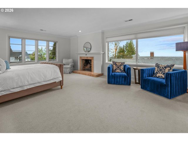 2878 Nw CUMBERLAND Rd, Portland, OR 97210