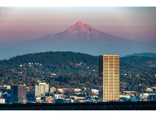 2878 Nw CUMBERLAND Rd, Portland, OR 97210