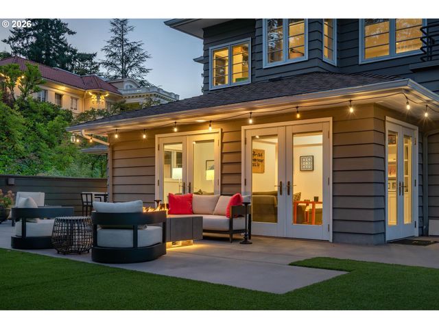 2878 Nw CUMBERLAND Rd, Portland, OR 97210