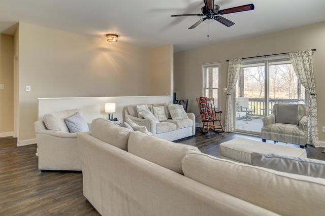 1052 8Th Fairway LN, Huddleston, VA 24104