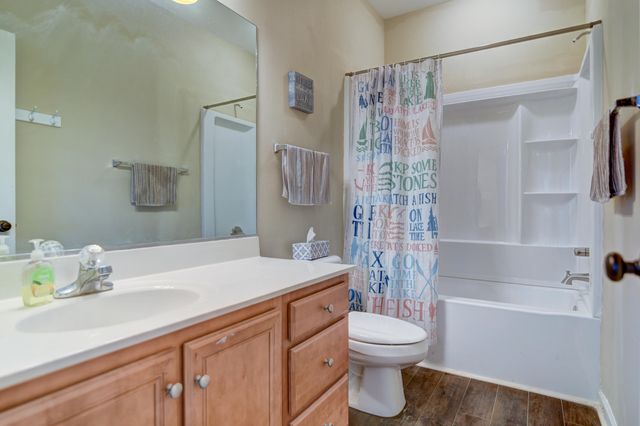 1052 8Th Fairway LN, Huddleston, VA 24104