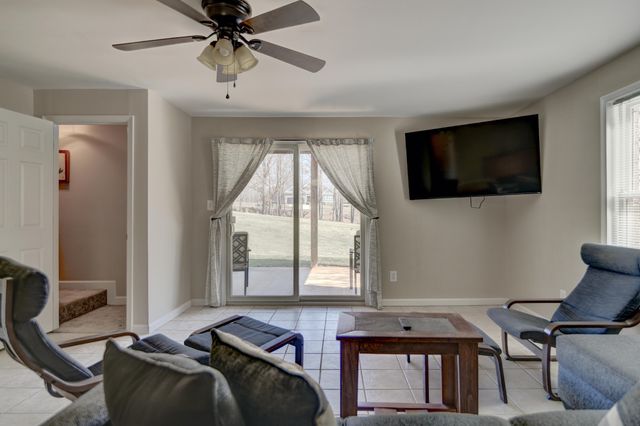 1052 8Th Fairway LN, Huddleston, VA 24104