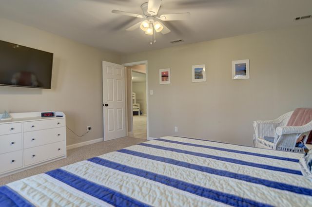 1052 8Th Fairway LN, Huddleston, VA 24104