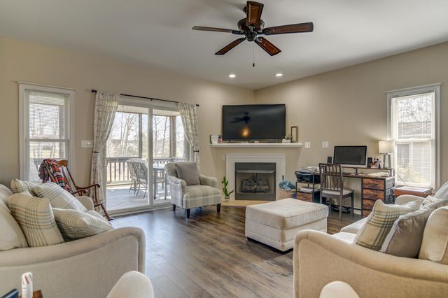 1052 8Th Fairway LN, Huddleston, VA 24104