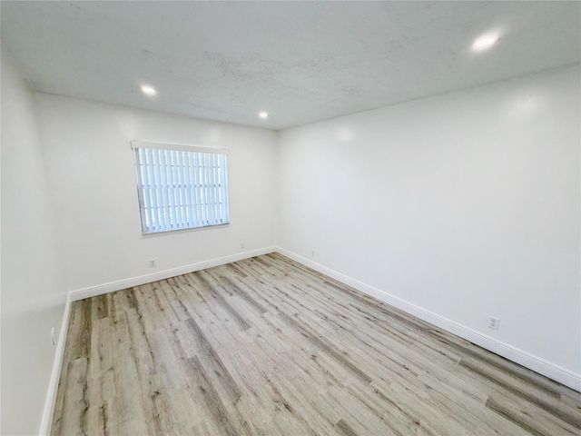 2710 Riverside Dr 201, Coral Springs, FL 33065