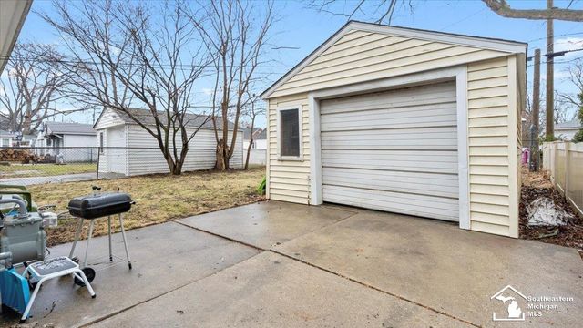 24431 Carlysle Street, Dearborn, MI 48124