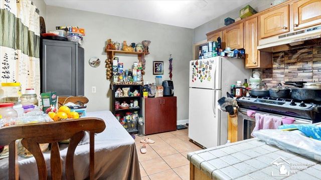 24431 Carlysle Street, Dearborn, MI 48124