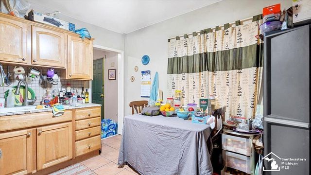 24431 Carlysle Street, Dearborn, MI 48124