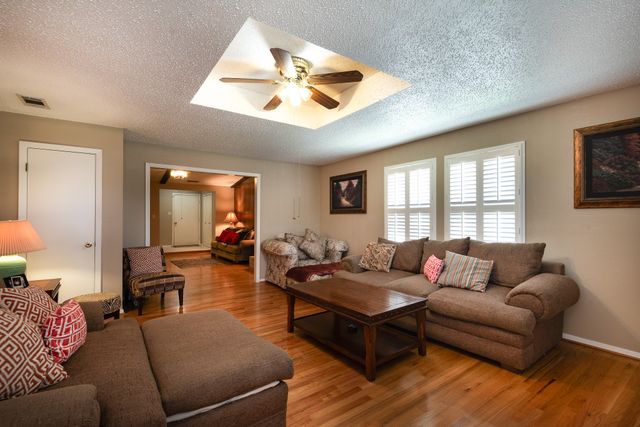 1315 Aldenwood Drive, Dallas, TX 75232