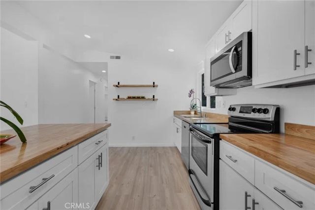 24425 Woolsey Canyon 92, West Hills, CA 91304