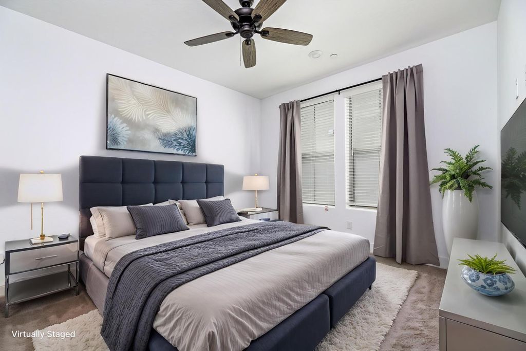 Image 12 of property listing at 484 W Balsam Lane, Clovis, CA 93611