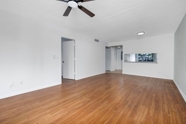 1421 NE 14th Court Q-19, Jensen Beach, FL 34957