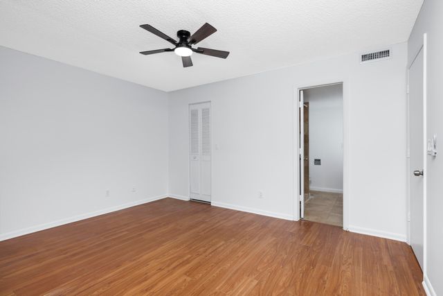 1421 NE 14th Court Q-19, Jensen Beach, FL 34957