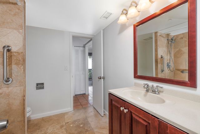 1421 NE 14th Court Q-19, Jensen Beach, FL 34957