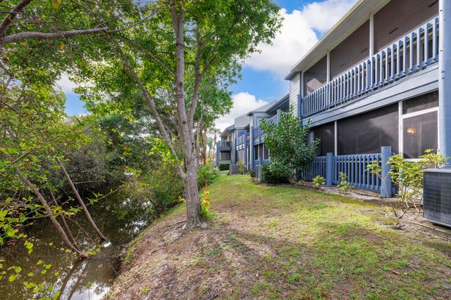 1421 NE 14th Court Q-19, Jensen Beach, FL 34957