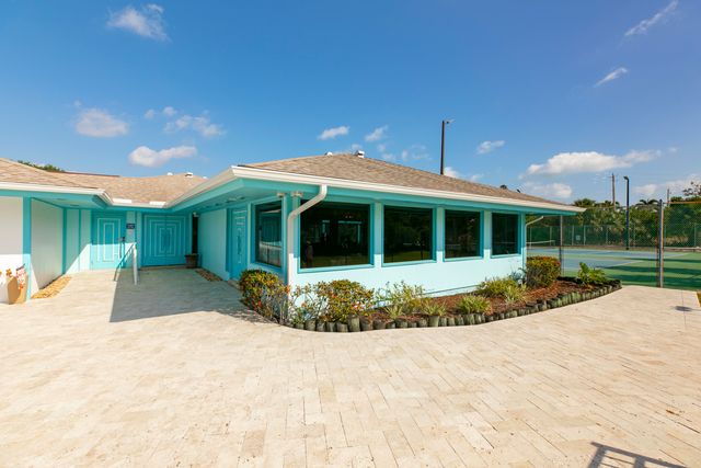 1421 NE 14th Court Q-19, Jensen Beach, FL 34957