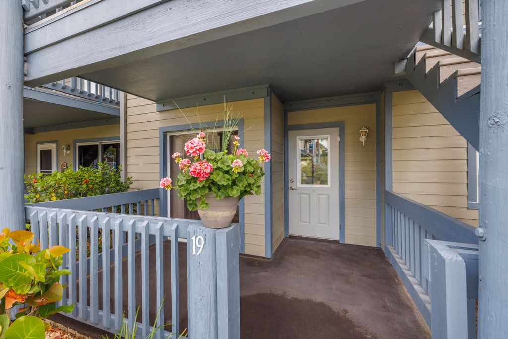 1421 NE 14th Court Q-19, Jensen Beach, FL 34957