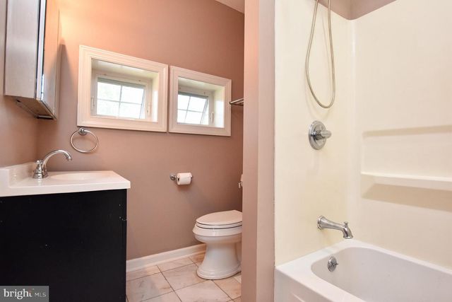 502 BURLINGTON AVE, Delanco, NJ 08075