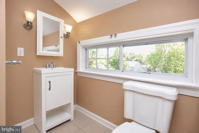 502 BURLINGTON AVE, Delanco, NJ 08075
