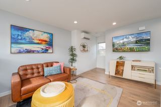 3015 61st Avenue SW #B, Seattle, WA 98116