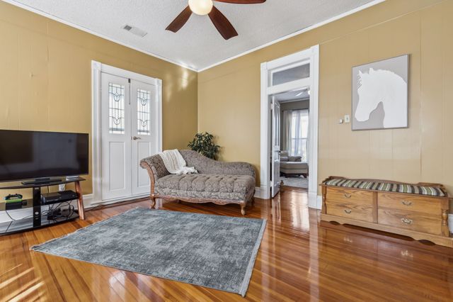 819 S Crockett Street, Sherman, TX 75090
