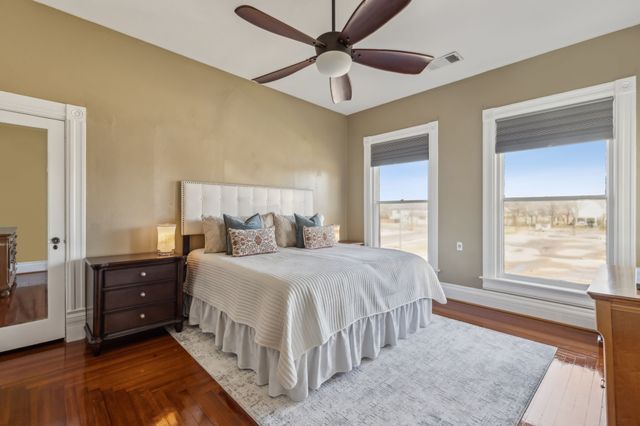 819 S Crockett Street, Sherman, TX 75090