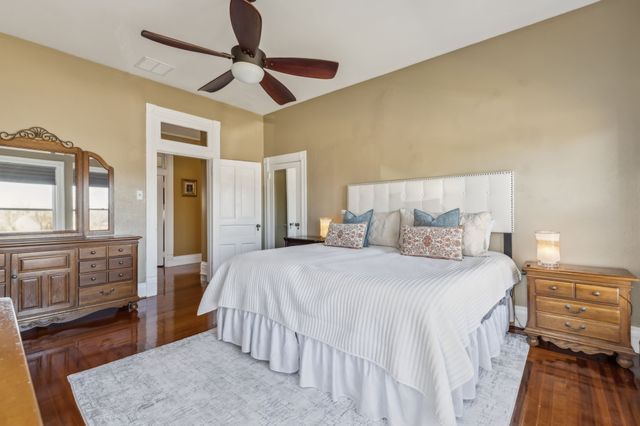 819 S Crockett Street, Sherman, TX 75090