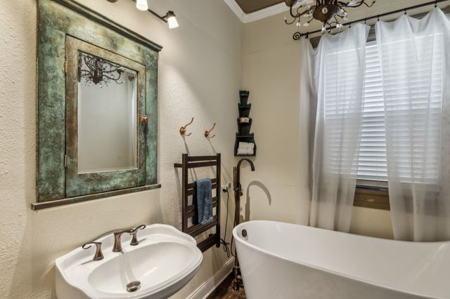 819 S Crockett Street, Sherman, TX 75090
