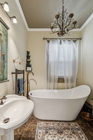 819 S Crockett Street, Sherman, TX 75090