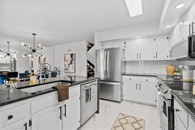 304 75th Ave N Apt H, Myrtle Beach, SC 29572
