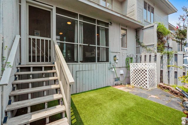 304 75th Ave N Apt H, Myrtle Beach, SC 29572