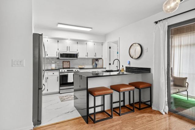 304 75th Ave N Apt H, Myrtle Beach, SC 29572