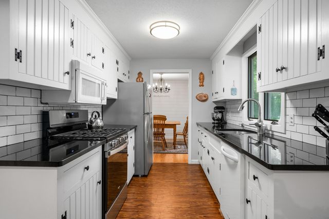 290 Riverview Lane, Centerville, MA 02632