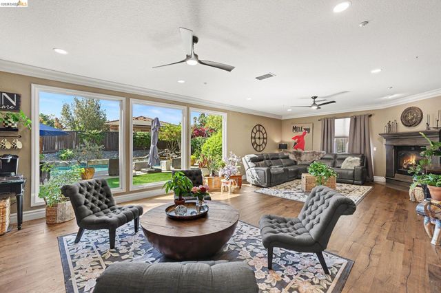 1587 Dawnview Dr, Brentwood, CA 94513