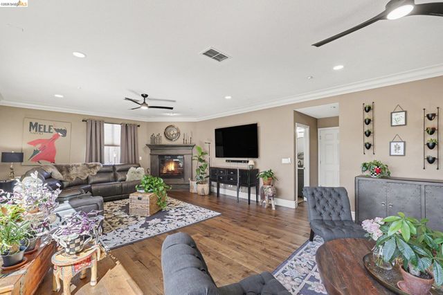 1587 Dawnview Dr, Brentwood, CA 94513
