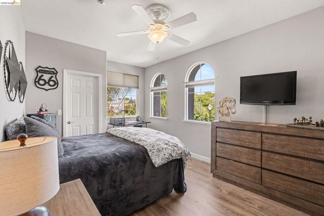 1587 Dawnview Dr, Brentwood, CA 94513
