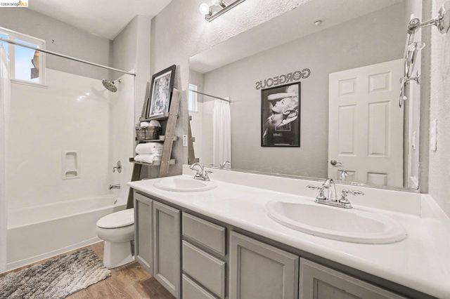1587 Dawnview Dr, Brentwood, CA 94513