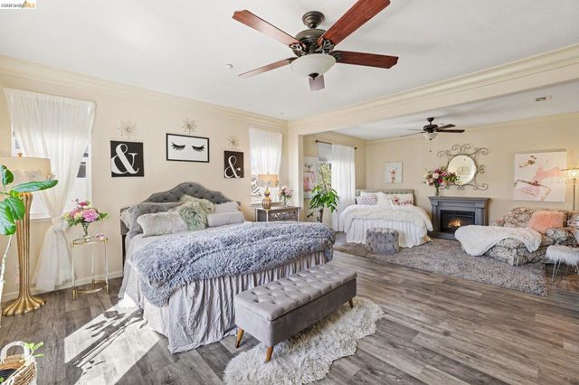 1587 Dawnview Dr, Brentwood, CA 94513