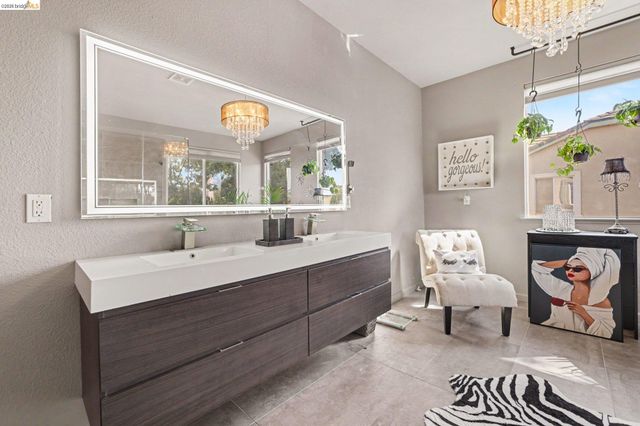 1587 Dawnview Dr, Brentwood, CA 94513