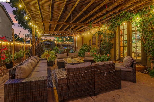 1587 Dawnview Dr, Brentwood, CA 94513
