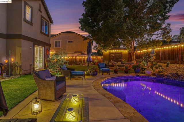1587 Dawnview Dr, Brentwood, CA 94513