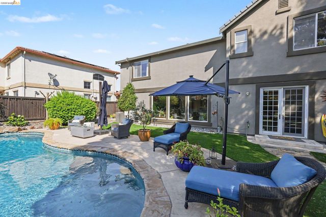 1587 Dawnview Dr, Brentwood, CA 94513