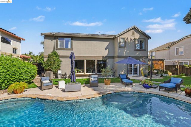 1587 Dawnview Dr, Brentwood, CA 94513