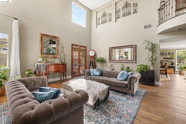 1587 Dawnview Dr, Brentwood, CA 94513
