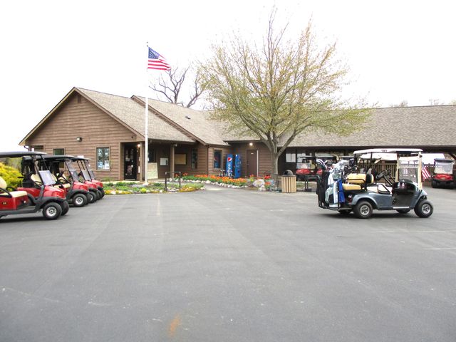1762 Broadacre Road, Crown Point, IN 46307